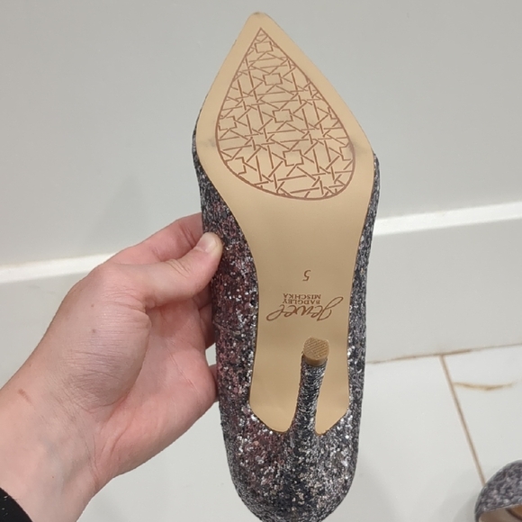 Badgley Mischka Sparkling Silver Heels size 5 brand new! - Picture 3 of 3